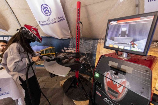 "Var Olmanın Dijital Yolculuğu” Dijital Sanat Sergisi Sona Erdi