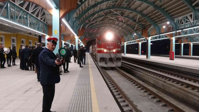 Doğu Ekspres’ine Soğuk Sivas’ta Sıcak Karşılama