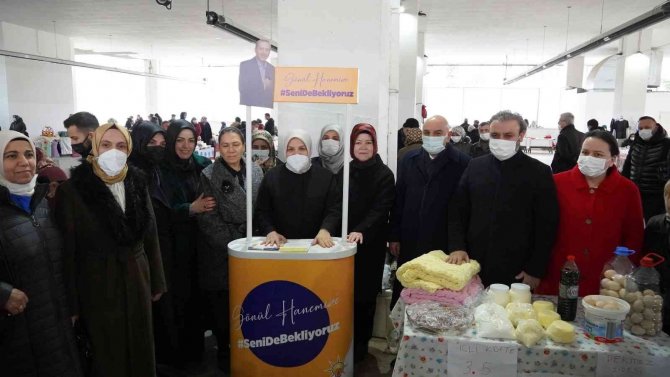 Bu Pazarda Kadınlar Ürettiklerini Satıyor