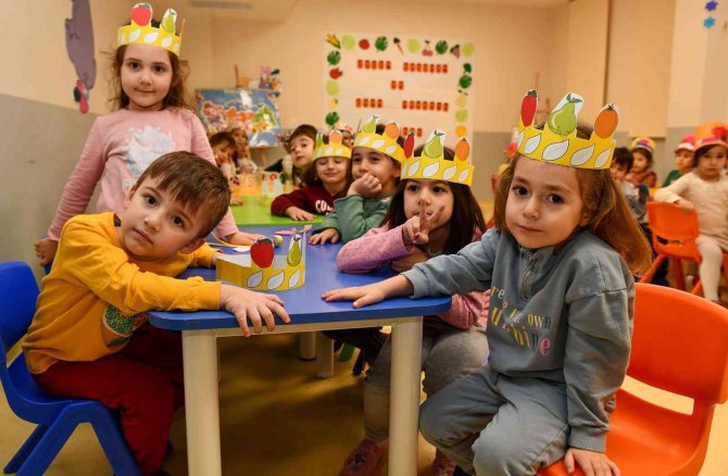 Yüzlerce Çocuk Yerli Malı Haftası’nı Kutladı