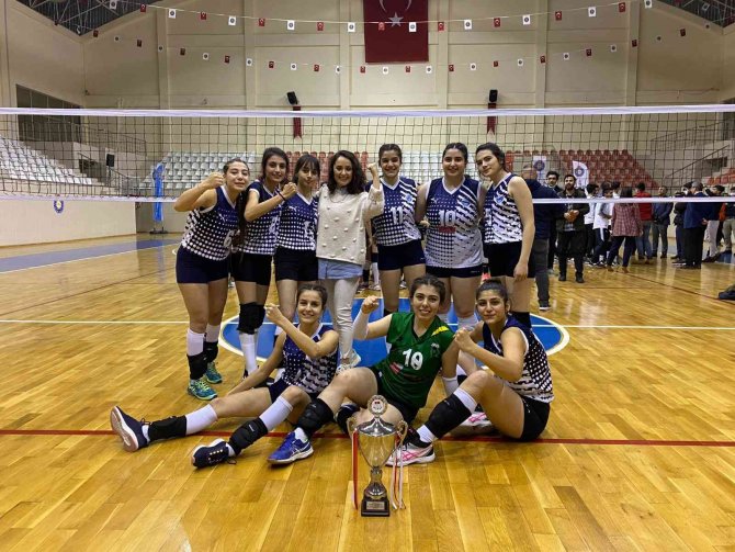 Voleybol Takımlarının Büyük Başarısı