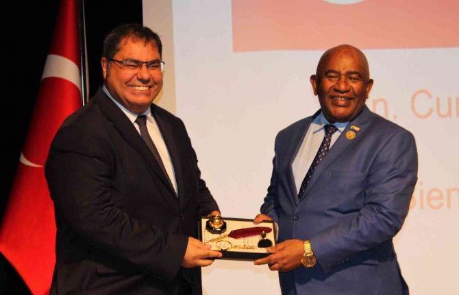 Komorlar Cumhurbaşkanı Azali Assoumani: “Biz Daima Türkiye’nin Yanında Olacağız”