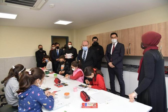 Vali Karadeniz: "Değerli Zamanlar Projesi Öğrencilere Katkı Sağlayacak"
