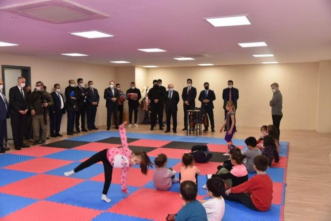 Vali Karadeniz: "Değerli Zamanlar Projesi Öğrencilere Katkı Sağlayacak"