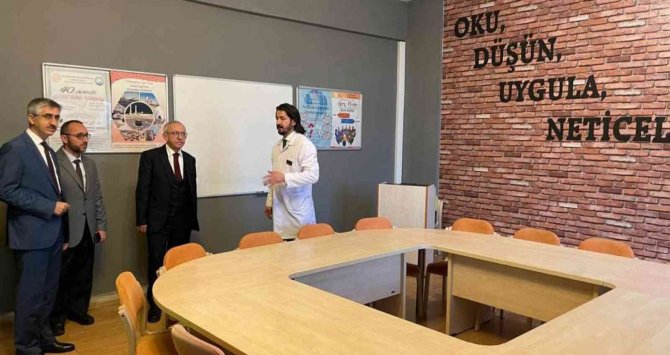 Bakan Yardımcısı Ve Genel Müdür’den Okul Ziyareti