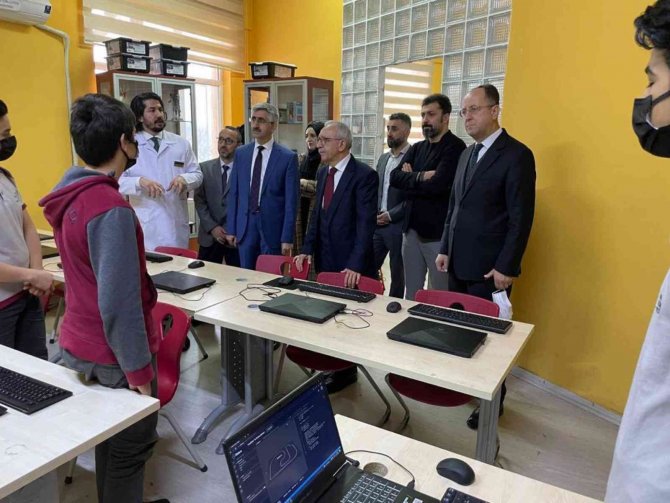 Bakan Yardımcısı Ve Genel Müdür’den Okul Ziyareti