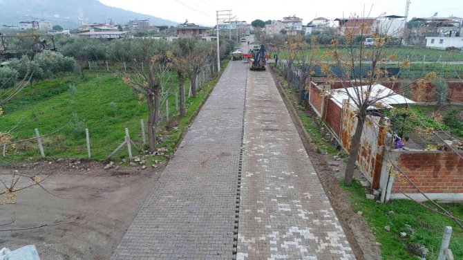 Sart Mahallesinde Yollara Parke Taşı Döşendi