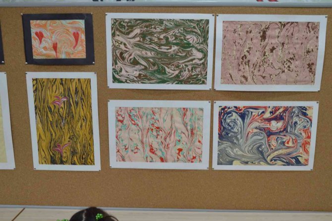 Minik Eller Hayallerini Ebrulara Aktarıyor