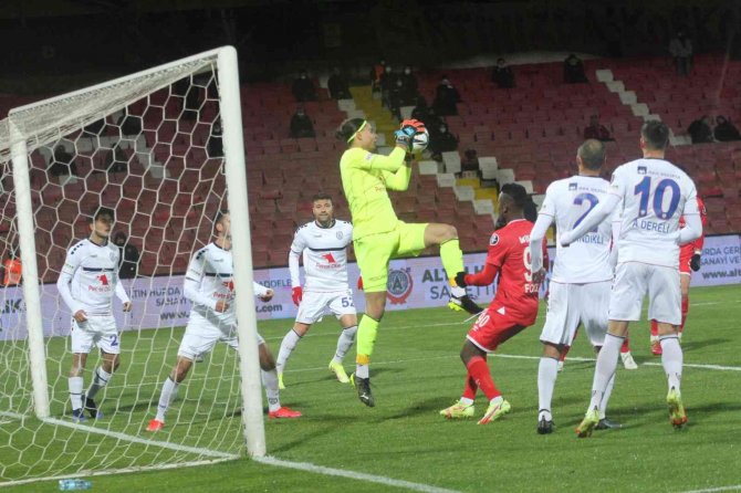 Spor Toto 1. Lig: Balıkesirspor: 3 - Altınordu: 4