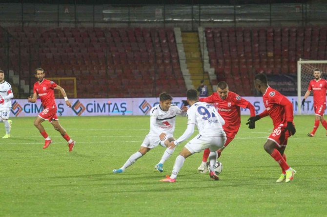 Spor Toto 1. Lig: Balıkesirspor: 3 - Altınordu: 4