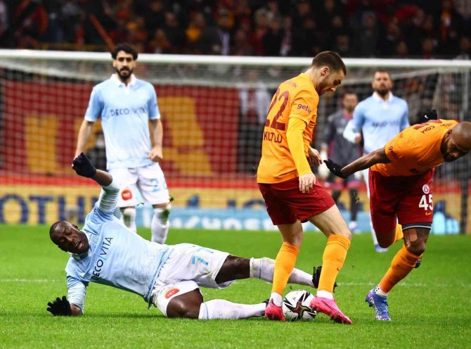 Spor Toto Süper Lig: Galatasaray: 1 - Medipol Başakşehir: 1 (Maç Sonucu)
