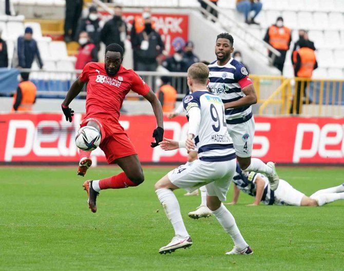 Spor Toto Süper Lig: Kasımpaşa: 1 - Sivasspor: 0 (İ̇lk Yarı)