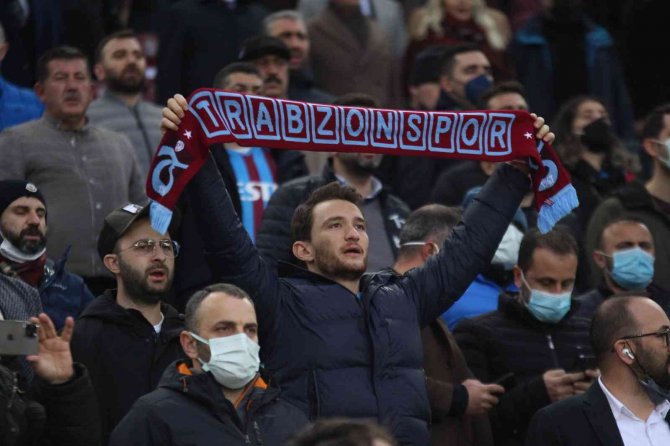 Spor Toto Süper Lig: Trabzonspor: 2 - Hatayspor: 0 (İ̇lk Yarı)