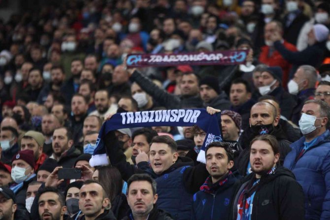 Spor Toto Süper Lig: Trabzonspor: 2 - Hatayspor: 0 (İ̇lk Yarı)