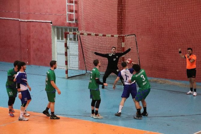 Rizeli Hentbolcular İlk Maçta Amasya’dan Galip Ayrıldı