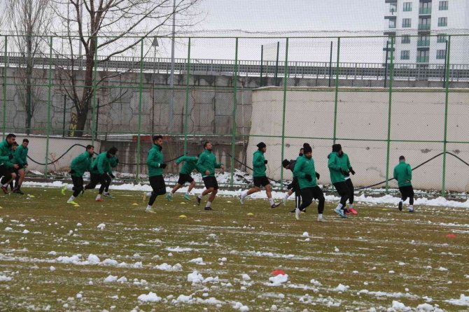 Sivas Belediyespor, Kar Altında Çalıştı