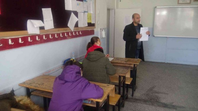 Gercüş’te ’Kitap Kurdu’ Yarışması Düzenlendi