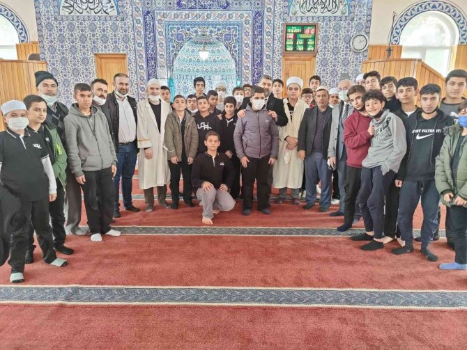 İ̇mam Hatip Lisesi Öğrencileri Camide Cemaatle Buluştu