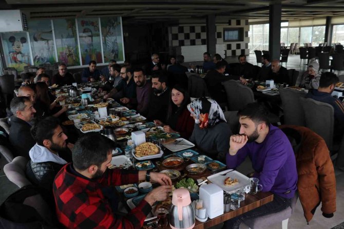 Vaob Heyeti Basınla Bir Araya Geldi