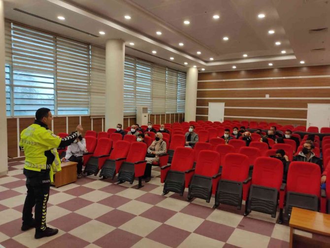 Van Polisinden Öğrencilere Trafik Eğitimi