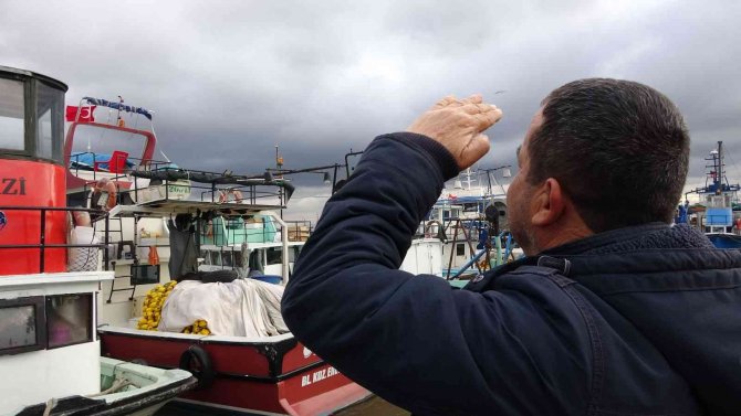 Balıkçılar Denize Açılamayınca Tezgahlar Boş Kaldı