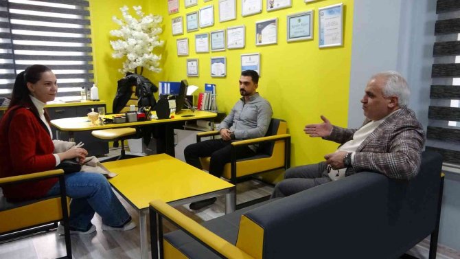 Otizmli Çocuğu İçin Bin Kilometre Yol Kat Edip Diyarbakır’a Geldi