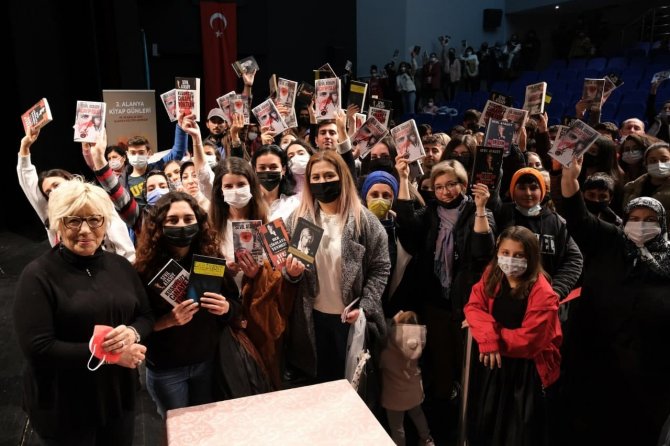 Alanya Kitap Günleri İki Önemli İsmi Alanya Halkı İle Buluşturdu