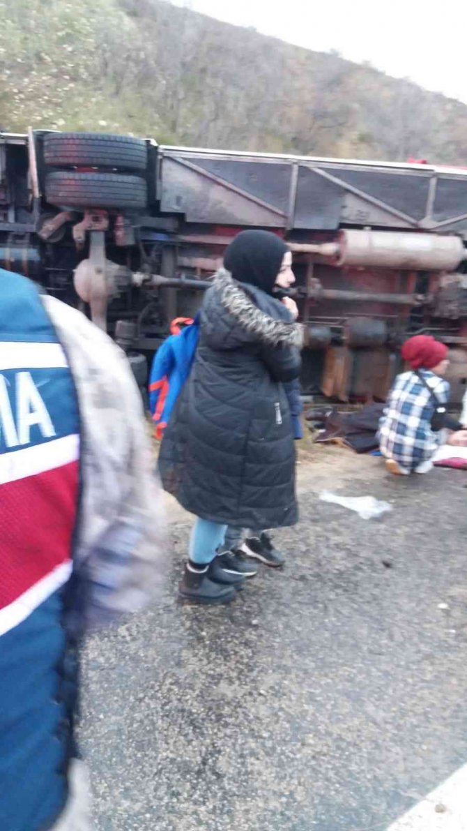 Amasya’da Tur Midibüsü Devrildi: Yaralılar Var