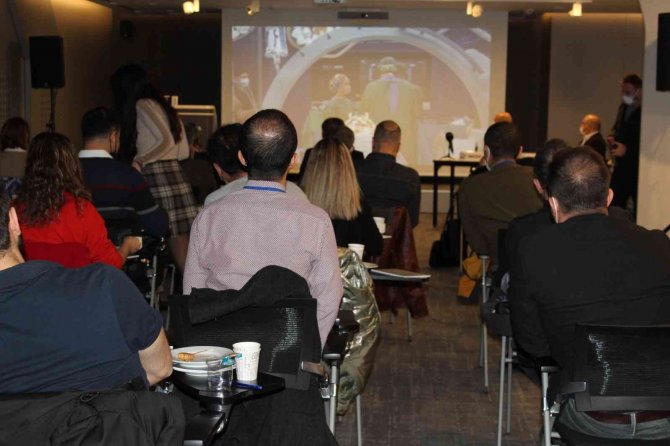 Canlı Cerrahi İle Beyin Pili Ameliyatı Eğitimi Verildi