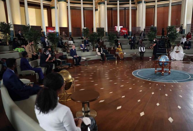 Cumhurbaşkanı Erdoğan’dan Afrikalı Gençlere Çağrı: "Türkiye’yi İkinci Vatanınız Kabul Edin"