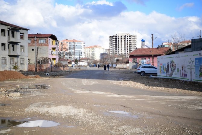 Başkan Gürkan, Danişment Gazi Bulvarında İncelemelerde Bulundu