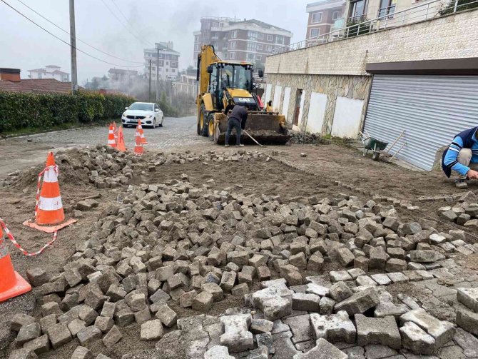 Kaldırımlar Düzenleniyor