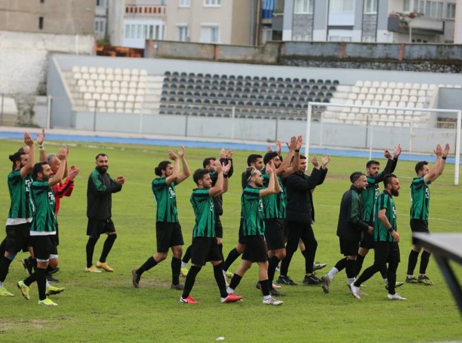Efeler 09 Sfk, Liderliğini Korudu