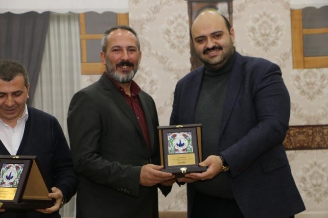 Aziziye Belediyesi’nden Tiyatro Ziyafeti