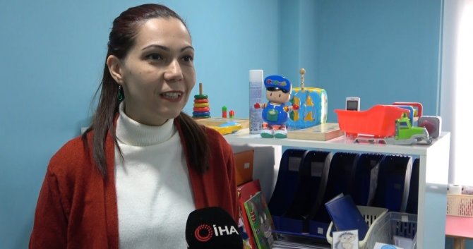 Otizmli Çocuğu İçin Bin Kilometre Yol Kat Edip Diyarbakır’a Geldi