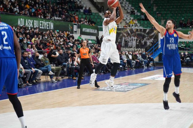 Frutti Extra Bursaspor, Anadolu Efes’i Ağırladı
