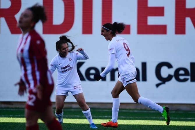 Turkcell Kadın Futbol Süper Ligi: Galatasaray: 3 - Sivasspor: 0