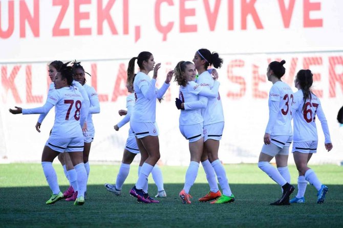 Turkcell Kadın Futbol Süper Ligi: Galatasaray: 3 - Sivasspor: 0