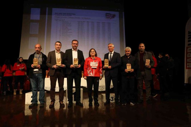 Gazi Yarı Maratonu’nun Ödülleri Sahiplerini Buldu