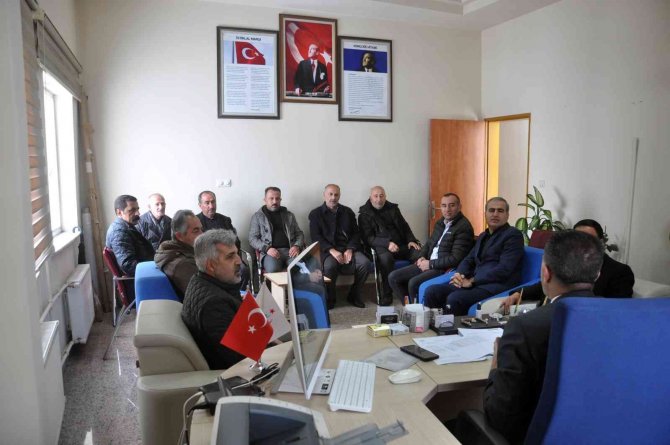 Yüksekovalı Muhtarlardan Hastane Ziyareti