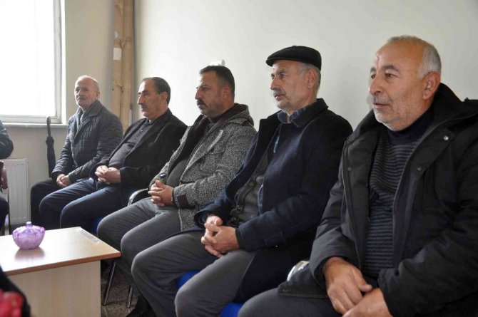 Yüksekovalı Muhtarlardan Hastane Ziyareti