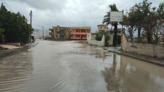 Hatay’da Fırtına Ve Yağmur Hayatı Olumsuz Etkiledi