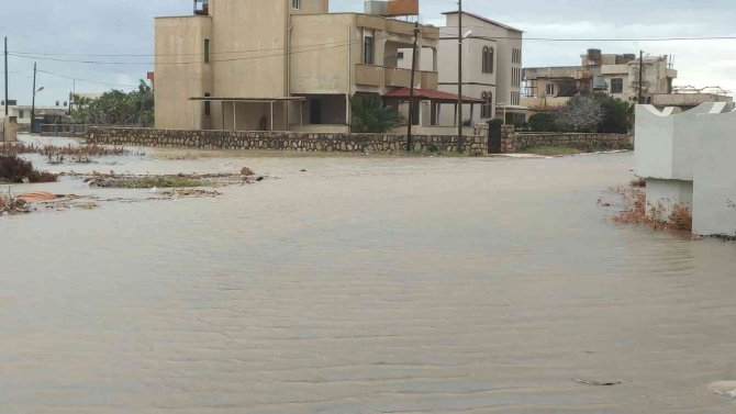 Hatay’da Fırtına Ve Yağmur Hayatı Olumsuz Etkiledi