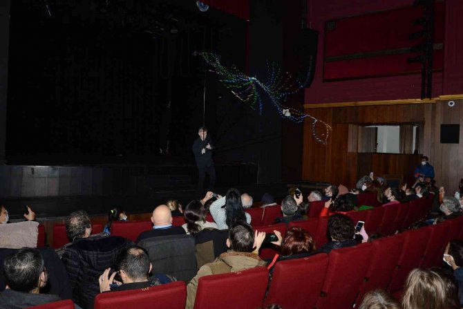 Dev Kuklalar, Işıklı Şovlar Hepsi Bu Festivalde