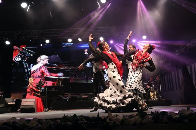 Flamenkonun Yıldız İsmi Antalya’da Müzikseverlerle Buluştu