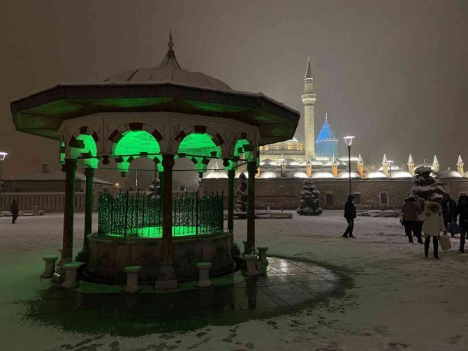 Konya Beyaza Büründü, Vatandaşların Karın Tadını Çıkarttı