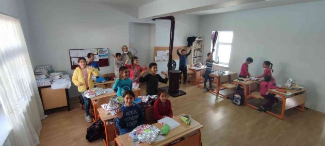 Köyceğizli Öğrencilere, Kardeş Hediyesi