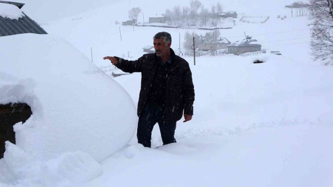Muş’ta 1600 Rakımlı Köy Kara Gömüldü