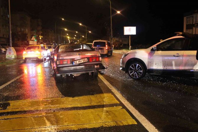 Park Halindeki Otomobile Çarptı: 1 Ölü