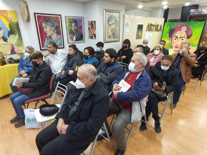 Altuntaş, "Ötağçenin Sakinleri"ni İmzaladı